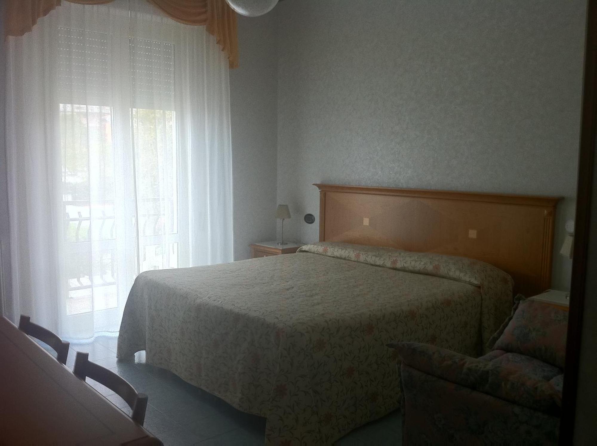 Hotel Lido Deiva Marina Exteriér fotografie