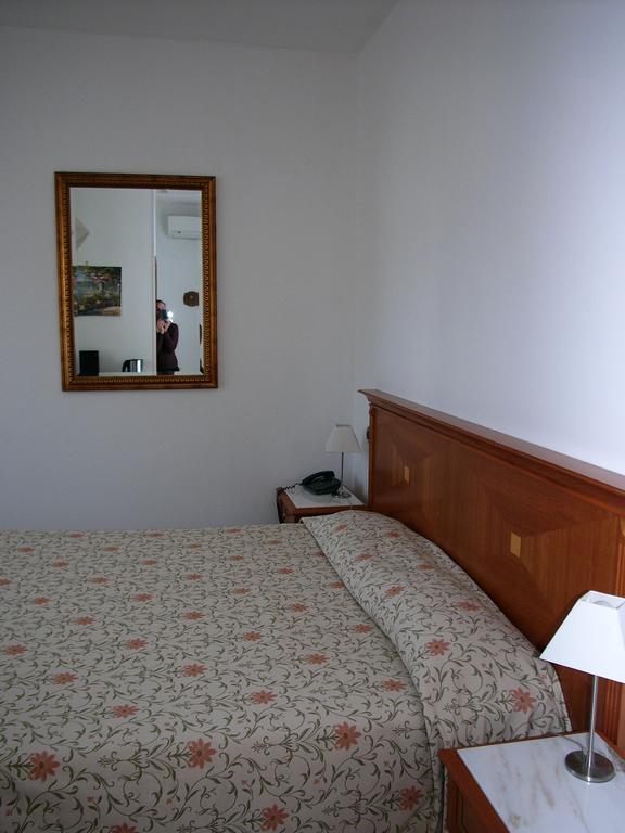 Hotel Lido Deiva Marina Exteriér fotografie
