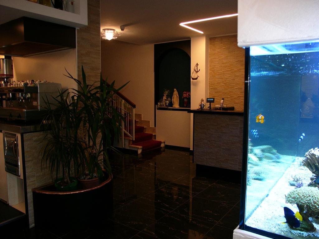 Hotel Lido Deiva Marina Exteriér fotografie